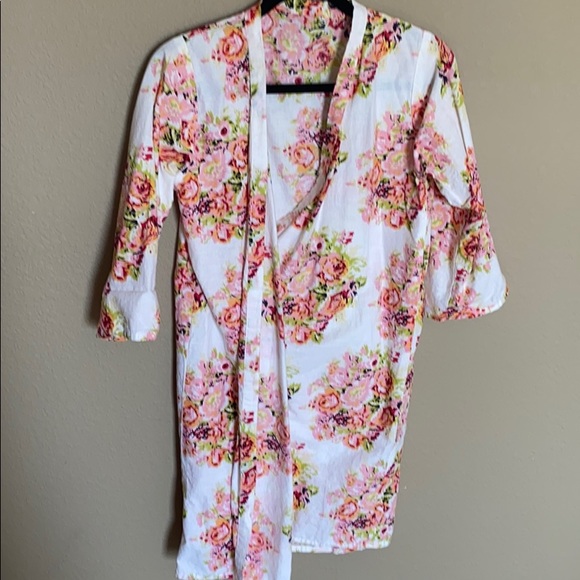 Robes - Picture 2 of 4